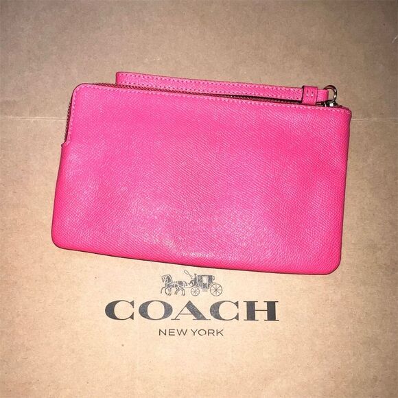COACH Large Corner Zip Wristlet & Phone Wallet in Pink w Gold Hardware AUTHENTIC - Picture 11 of 11